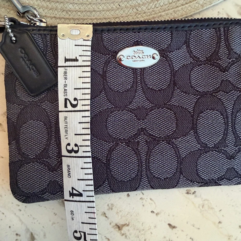 2015 Coach Signature Canvas Corner Zip Wristlet - Black - Picture 9 of 11